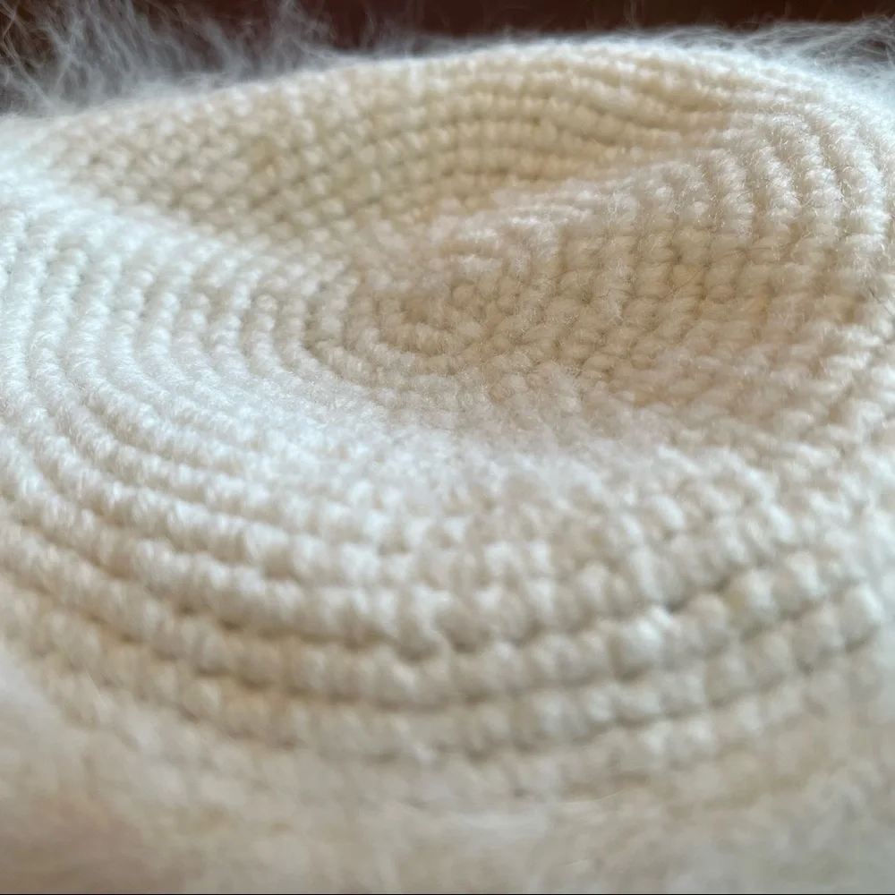 Vintage Crochet Angora White Winter Hat Small - Picture 6 of 6